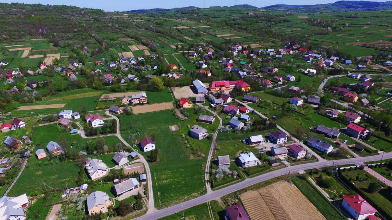 Agroturystyka U Podnoza Gory Cergowej 두클라 외부 사진