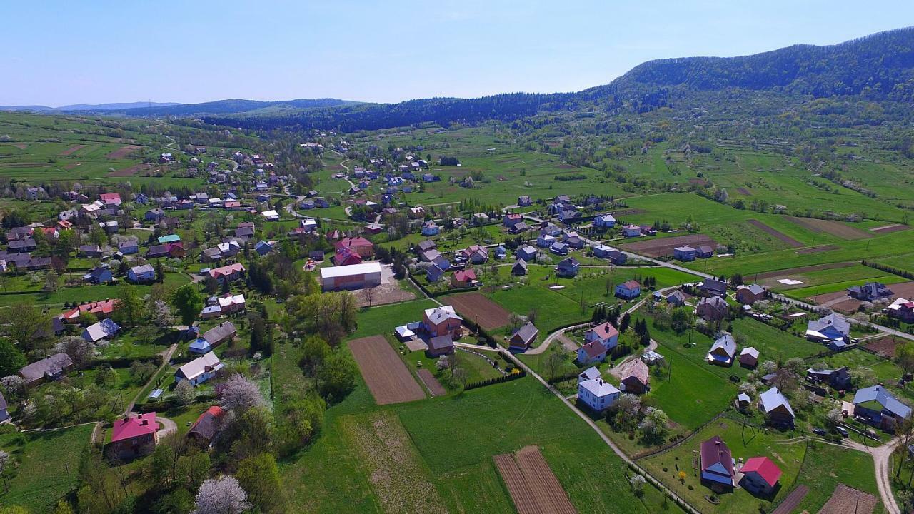 Agroturystyka U Podnoza Gory Cergowej 두클라 외부 사진